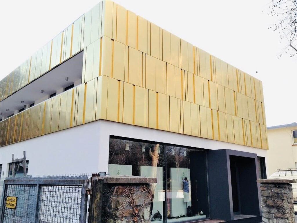 Wohn-und Geschäftshaus Mainz - Fassadenbekleidung Kupfer-Goldlegierung